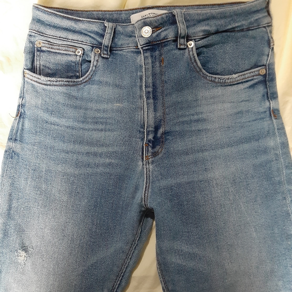 Zara High Rise Skinny Jeans with Hole in Left Knee